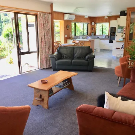 Baton Country Escape Villa Thorpe Exterior photo
